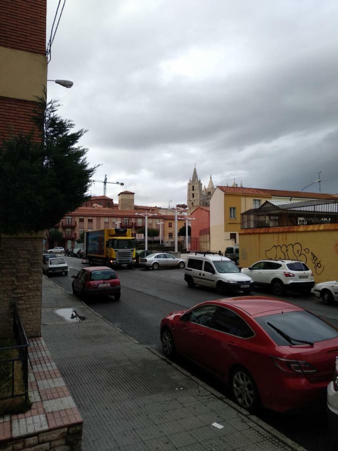Alojamientos Turisticos Victor De Los Rios Леон Екстериор снимка